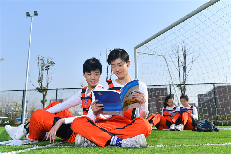 【選擇西安萬(wàn)通】如果你的孩子在升學(xué)的岔路口，請(qǐng)?jiān)缱鰶Q斷！