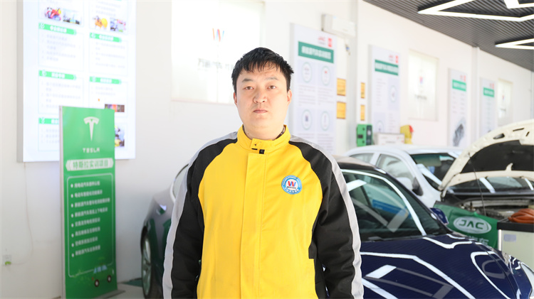 劉望：轉行學習新能源汽車技術，開啟創(chuàng)業(yè)新征程
