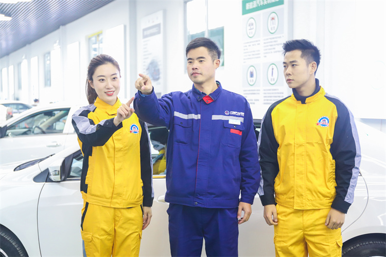 看這兒！汽車類專業(yè)2025九大就業(yè)方向！