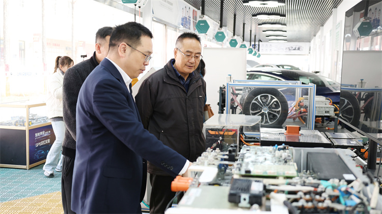 什么是新能源三電系統(tǒng)，新能源汽車維修及充電樁運(yùn)維主要學(xué)些什么？