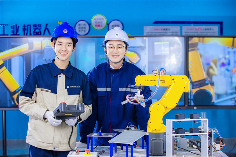開年換工作？就要換工資高的！西安電工PLC技術(shù)去哪里學(xué)？