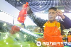 專業(yè)的汽車美容服務(wù)都有哪些步驟