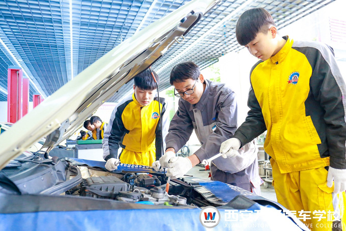 西安萬(wàn)通汽車(chē)學(xué)校收獲“技能+學(xué)歷”