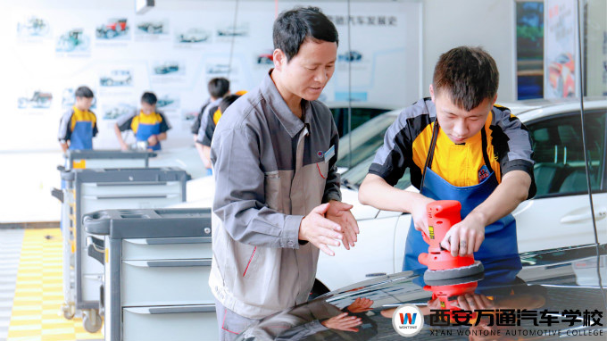 西安萬(wàn)通汽車學(xué)校授課老師