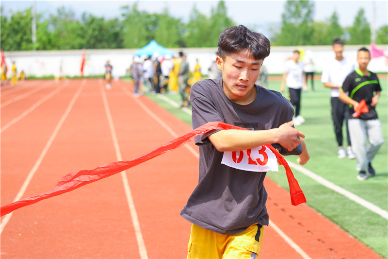  青春無(wú)畏 逐夢(mèng)揚(yáng)威--校園運(yùn)動(dòng)會(huì)20