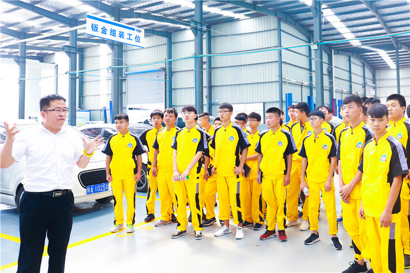 校企定向班學(xué)子企業(yè)游學(xué)8