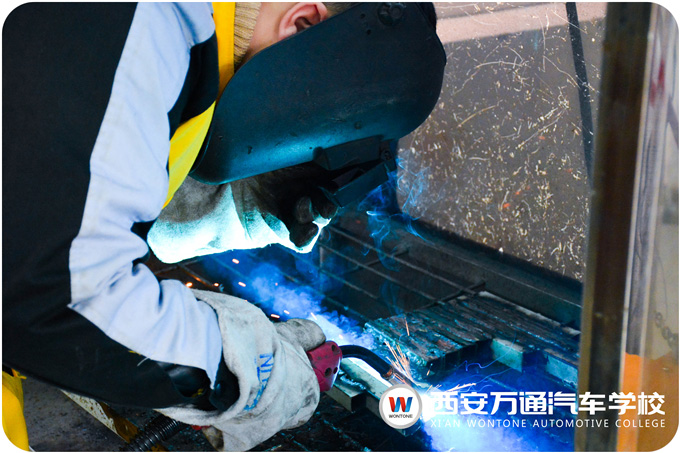 汽修行業(yè)發(fā)展下，西安萬通如何培養(yǎng)可用之才