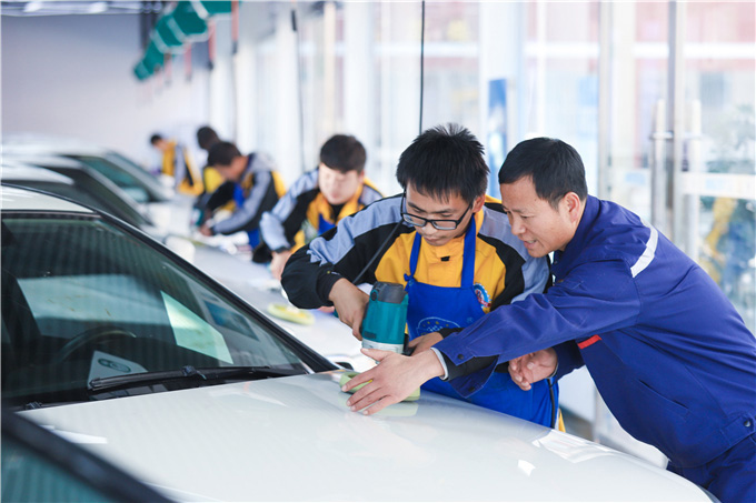 想開汽車美容店，去哪里學專業(yè)技術？