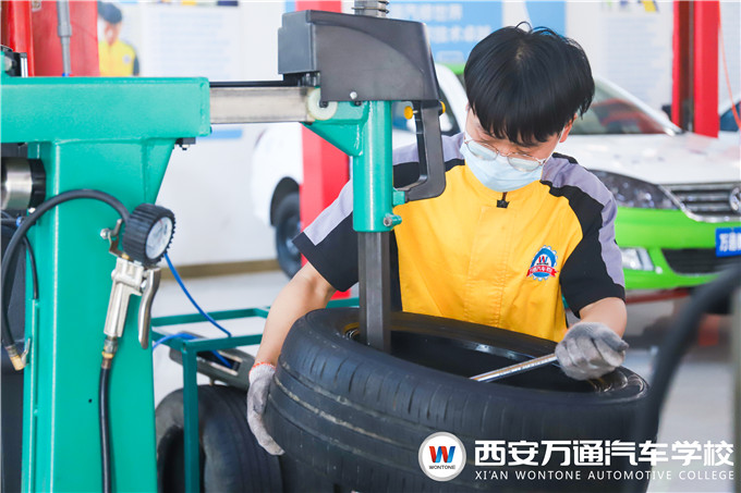 西安萬通開展入學(xué)來第一階段技能達(dá)標(biāo)考核，檢驗學(xué)生學(xué)習(xí)成果