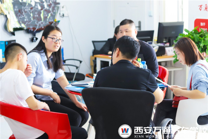 西安萬通迎來暑期報名熱潮，名企委培班熱門專業(yè)剩余名額不多