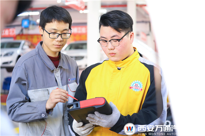 小配置大作用，這些汽車?yán)渲R(shí)你知道嗎？