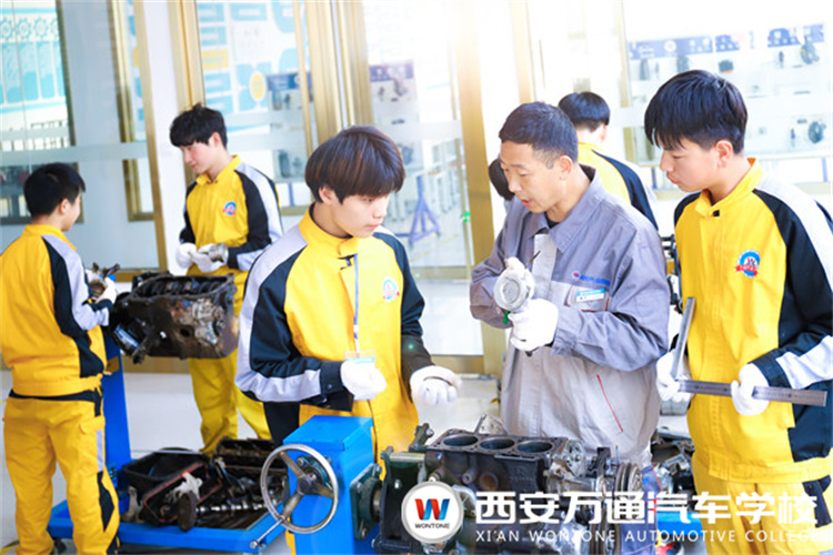 2021打工返鄉(xiāng)學(xué)技術(shù)，西安萬(wàn)通邀請(qǐng)您來(lái)?？疾爝x專(zhuān)業(yè)！