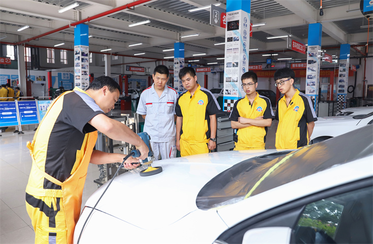 告別體力活！拒絕死工資！學(xué)習(xí)汽車美容創(chuàng)業(yè)當(dāng)老板