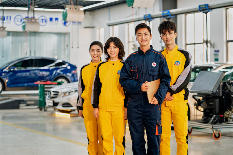 報(bào)讀汽車(chē)類(lèi)專(zhuān)業(yè)，未來(lái)的就業(yè)你可以選擇這些！