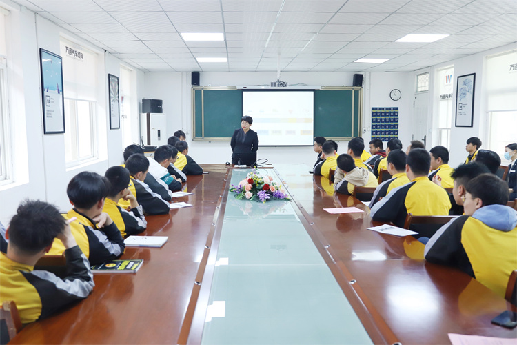 西安萬通&中聯(lián)實業(yè)集團(tuán)（林肯4S服務(wù)中心）校企定制班火熱招生中！