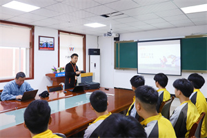 優(yōu)信二手車到我校開展專場招聘會(huì)