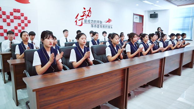 萬通職教，輕松就業(yè)，成就事業(yè)