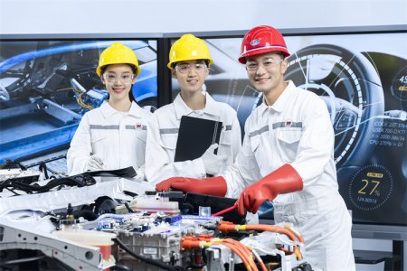 8月汽車(chē)銷(xiāo)量出爐，新能源汽車(chē)新車(chē)銷(xiāo)量市場(chǎng)占有率達(dá)32.8%！